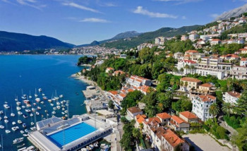 Herceg Novi: 'Trg od ćirilice' posvećen očuvanju srpskog jezika