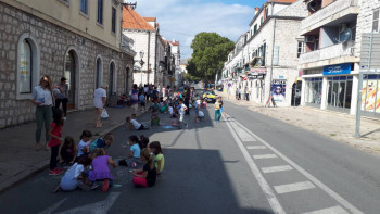 Trebinje: Bicikli i trotineti na glavnoj gradskoj ulici (FOTO)