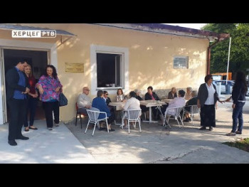 Na Dan starih osoba, baki Ljubici za 89-ti rođendan uručen poklon (VIDEO)