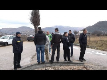 Mještani Petrovog polja danas najavili svakodnevna okupljanja ispred škole za vrijeme trajanja nastave (VIDEO)