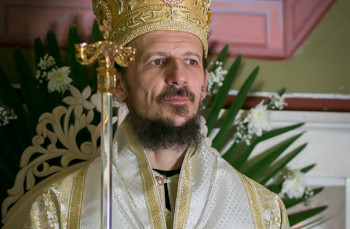 Vladika Dimitrije služi vaskršnju liturgiju