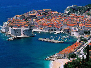 Zatvorena plaža u Dubrovniku zbog fekalija u moru