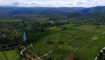 NE DAJU ZEMLJU: Povratnici traže javnu raspravu o trasi autoputa na jugu Mostara