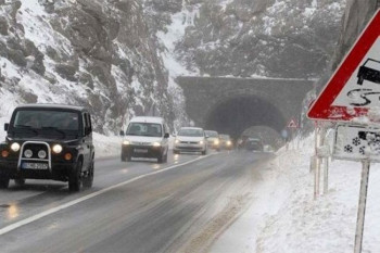 Poledica na putu, vozači oprez