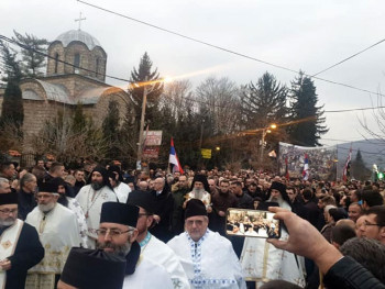 Više hiljada Srba na molebanu podrške braći u Crnoj Gori