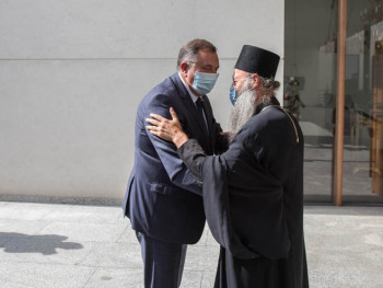 Dodik sa patrijarhom Porfirijem u Manastiru Jasenovac