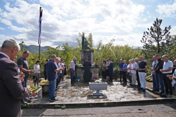 Služen pomen poginulim borcima u Petrovom Poljicu