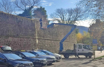 U toku ukrašavanje grada za novogodišnje praznike