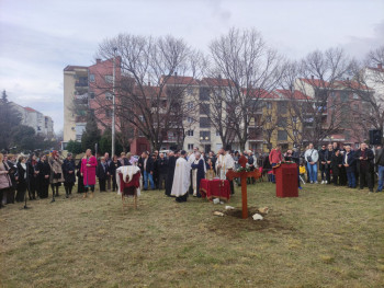 Osvećenje temelja i krsta za hram Kirila i Metodija u naselju Tini