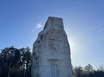 Danas sunčano uz umjerenu oblačnost, toplo i u novogodišnjoj noći