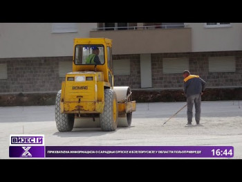 U toku završna faza radova na pomoćnom fudbalskom terenu u Trebinju (video)