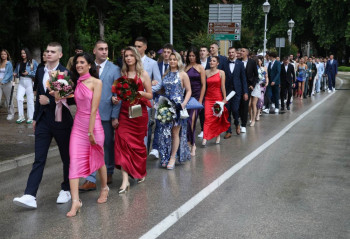 Maturanti Tehničke škole zatvorili maturantske svečanosti (Foto)