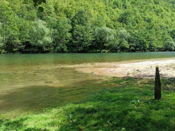 Prije podne veoma toplo, moguće naoblačenje uz kišu