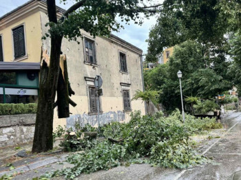 Olujno nevrijeme pogodilo Trebinje; Pričinjena materijalna šteta (FOTO/VIDEO)