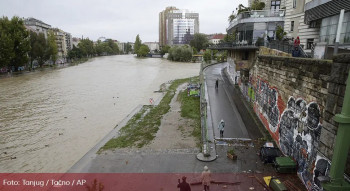 Izlili se Dunav i Morava: Bujica nosi i kuće, ima mrtvih, evakuisane hiljade ljudi