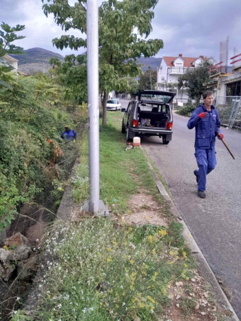 U toku čišćenje kanala za oborinske vode u Hrupjelima