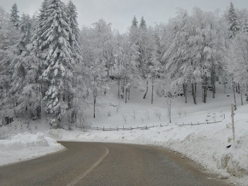 Hladno i pretežno oblačno