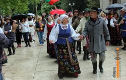 Trebinje u bojama folklora: Pjesma i igra jača od kiše