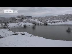 Podzemne vode poplavile put do gatačkog sela Lukovice (VIDEO)