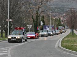 Gotovo 1 000 vozila u slavljeničkoj koloni! (FOTO)